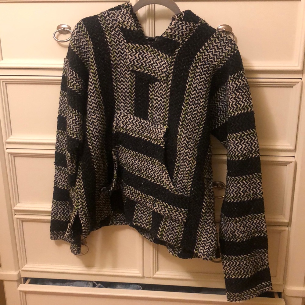 Pull-over poncho/hoodie - hippie